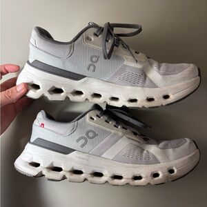 On Running White and Gray Athletic Shoes